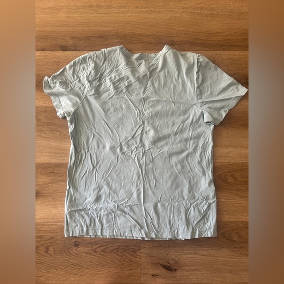 Universal Thread Woman’s Light Blue Basic Tee, Size S- EUC - Picture 4 of 4